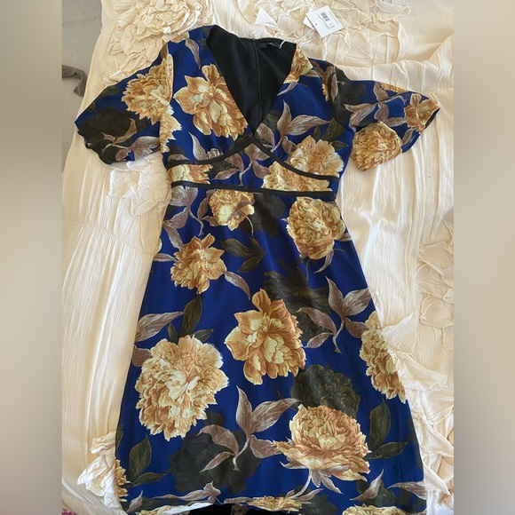 ASOS Blue and Yellow flower Dress, flutter sleeve - Picture 7 of 11